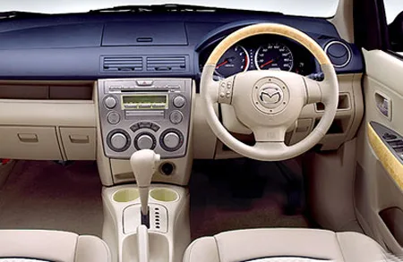 Mazda Demio CASUAL (DY3W)