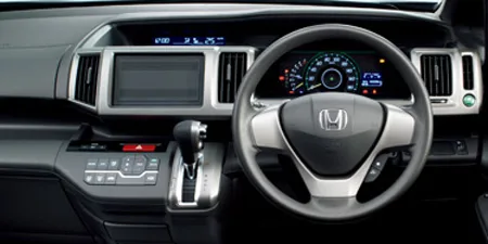 Honda Stepwagon G (RK2)