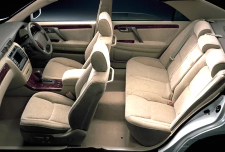 Toyota Crown ROYAL SALOON G (JZS175)
