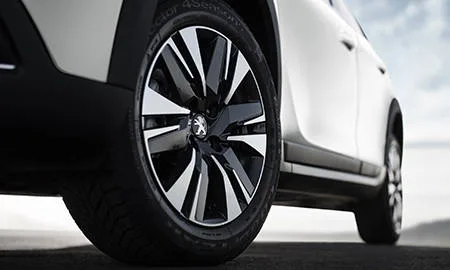 Peugeot 2008 ALLURE (A94HN01)