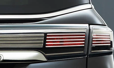 Nissan Elgrand RIDER AUTECH 30TH ANNIVERSARY (PE52)