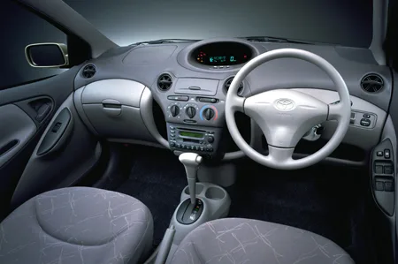 Toyota Platz 1.5F (NCP12)