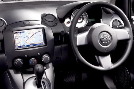 Mazda Demio 13C (DE3FS)