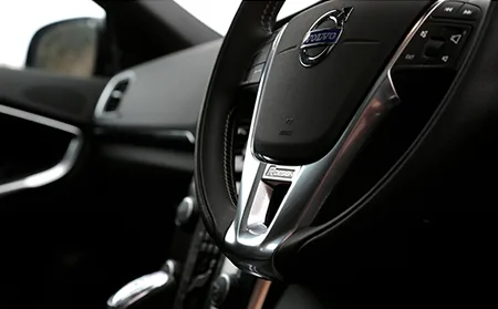 Volvo V40 T5 R-DESIGN (MB5204T)