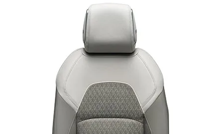 Nissan Aura G FOUR (FSNE13)
