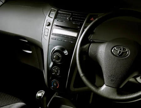 Toyota Vitz U (SCP90)
