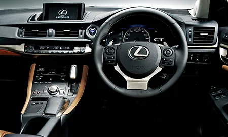 Lexus CT200H VERSION L (ZWA10)