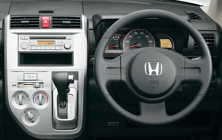Honda Zest Spark G (JE1)