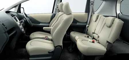 Toyota Ractis X (SCP100)