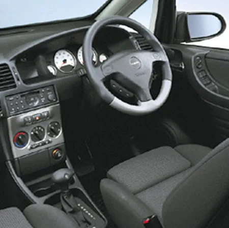Subaru Traviq C PACKAGE (XM220)