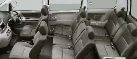 Toyota Noah X V SELECTION (AZR65G)