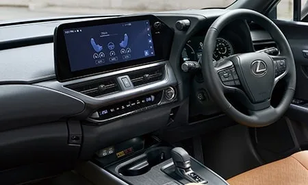 Lexus UX300H VERSION L (MZAH11)