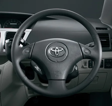 Toyota Voxy X (AZR60G)