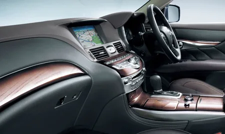 Nissan Fuga Hybrid VIP PACKAGE (HY51)