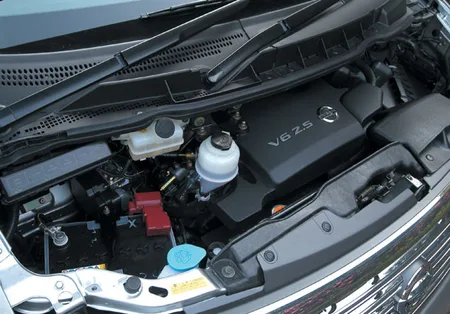 Nissan Elgrand V (MNE51)