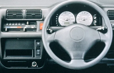 Mazda Laputa XG (HP11S)