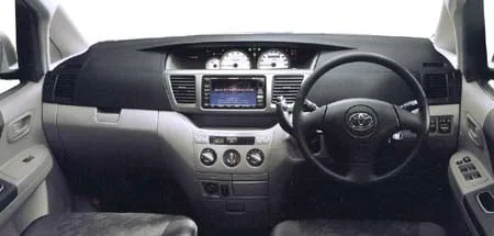Toyota Noah X V SELECTION (AZR65G)