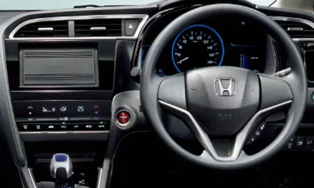 Honda Shuttle HYBRID (GP7)