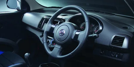 Nissan March 15SR-A (YK12)