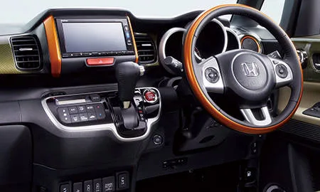 Honda Nbox Slash X TURBO PACKAGE (JF2)