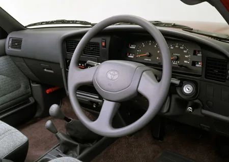 Toyota Hilux Pick UP SINGLECAB LONG DLX (LN106)