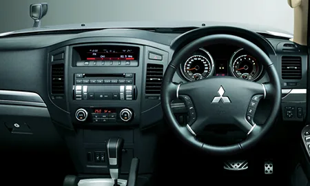 Mitsubishi Pajero SHORT VR-II (V88W)