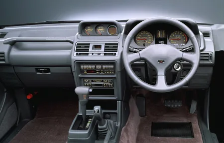 Mitsubishi Pajero WIDE XR-II (V26WG)