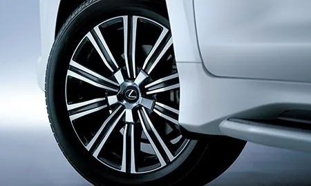 Lexus LX570 BLACK SEQUENCE (URJ201W)
