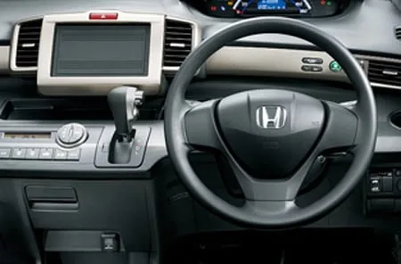 Honda Freed Spike G AERO (GB4)