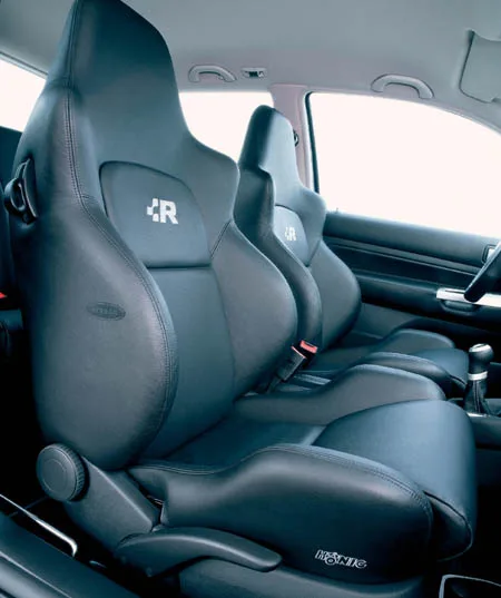 Volkswagen Golf R32 (1JBFHF)
