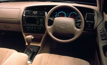 Toyota Avalon 3.0 G (MCX10)