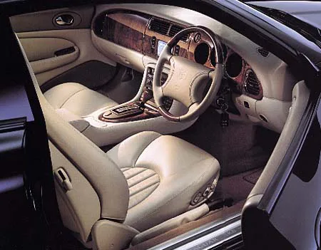 Jaguar XK 8 COUPE CLASSIC (JEDC)