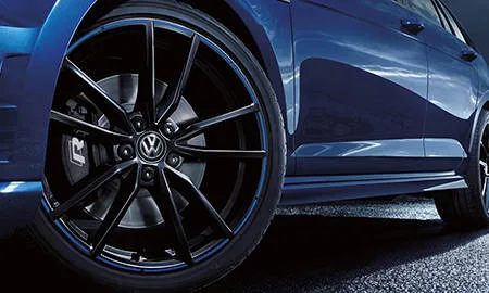 Volkswagen Golf R Variant LAUNCH EDITION (AUCJXF)
