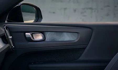 Volvo XC40 Recharge RECHARGE PLUS SINGLE MOTOR (XE400RXCE)