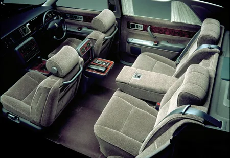 Toyota Century STANDARD MODEL DUAL EMV PACKAGE (GZG50)