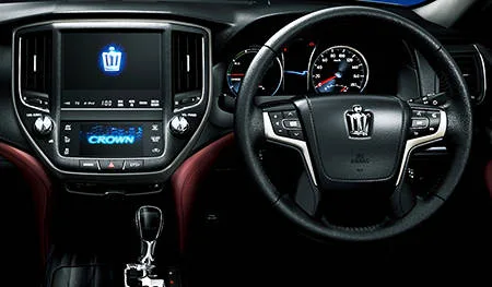 Toyota Crown Hybrid ATHLETE S (AWS210)