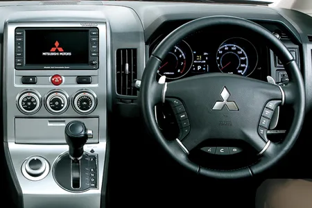 Mitsubishi Delica D5 G PREMIUM (CV5W)