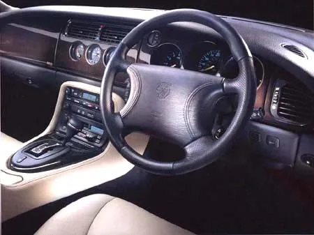 Jaguar XK 8 COUPE (JEDC)