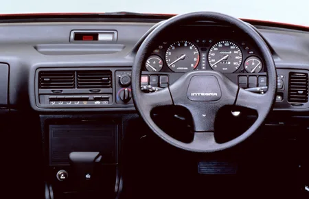 Honda Integra ZXi (DA5)