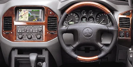 Mitsubishi Pajero SHORT ZR (V63W)