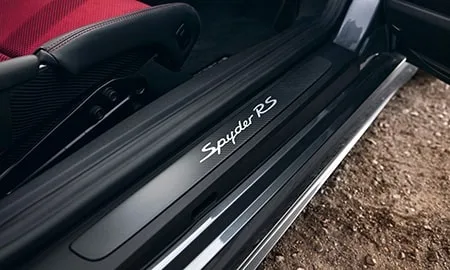 Porsche 718 Spyder RS ()