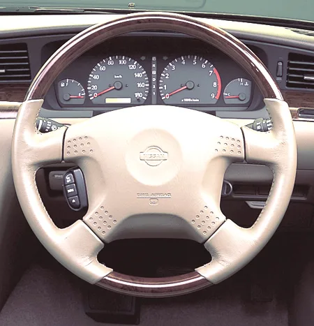 Nissan Laurel 25MEDALIST (GC35)