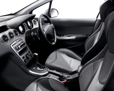 Peugeot 308 STYLE (T75F01)