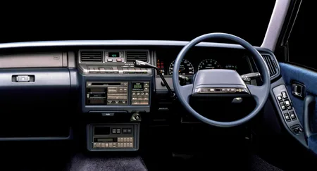 Toyota Crown SUPER DELUXE (GS130)