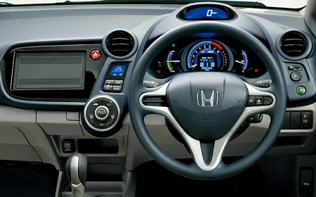 Honda Insight G (ZE2)