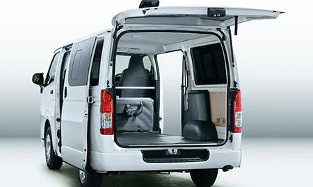 Mazda Brawny Van GL (TRH200M)