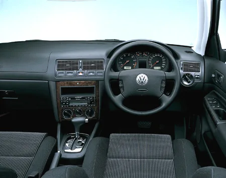 Volkswagen Golf GTI (1JAUM)