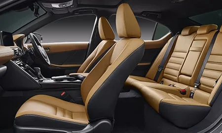 Lexus IS300H VERSION L (AVE35)