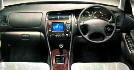 Mitsubishi Diamante 30M DEPORTE (F36A)