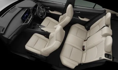 Lexus UX300H VERSION L (MZAH11)